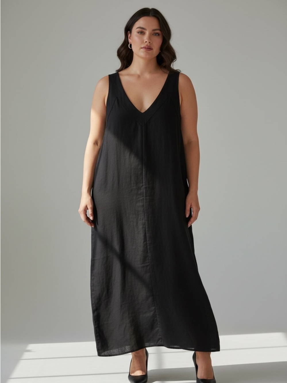 DKNY Black V-Neck Sleeveless Shift Dress